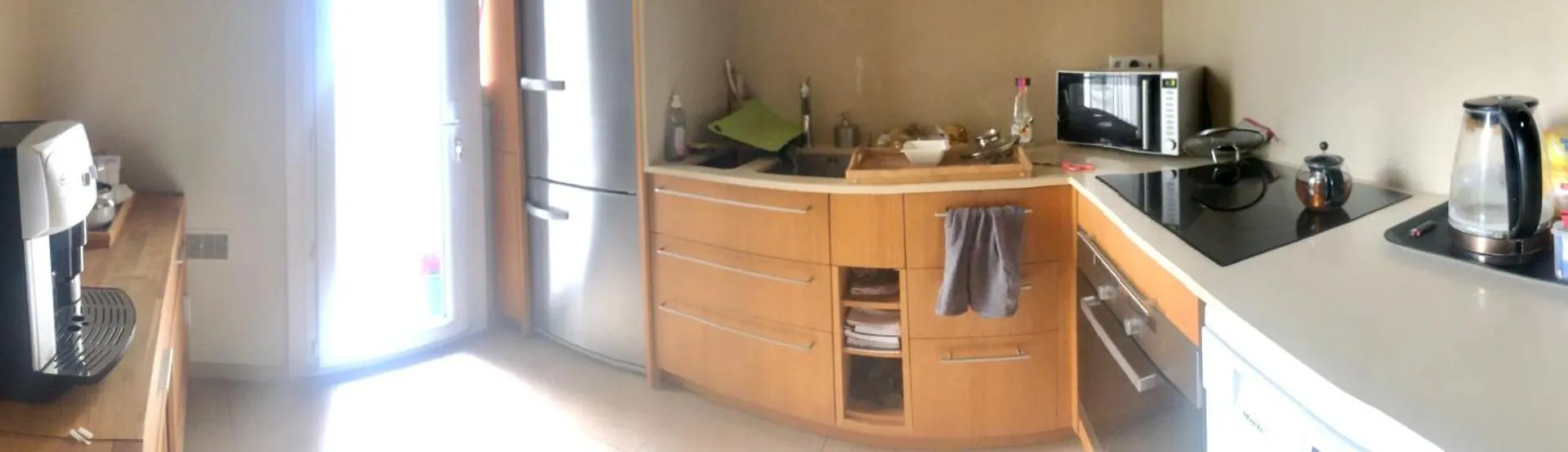 Appartement Avec Balcon Dans Residence Calme Avec Gardien - Paris