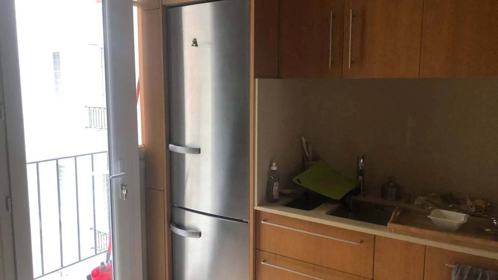 Appartement Avec Balcon Dans Residence Calme Avec Gardien - Paris Apartment