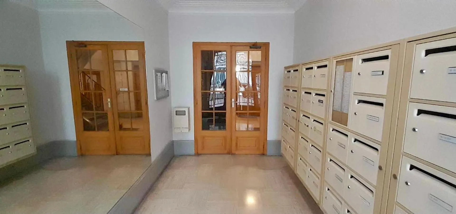 Apartment Appartement Avec Balcon Dans Residence Calme Avec Gardien - Paris