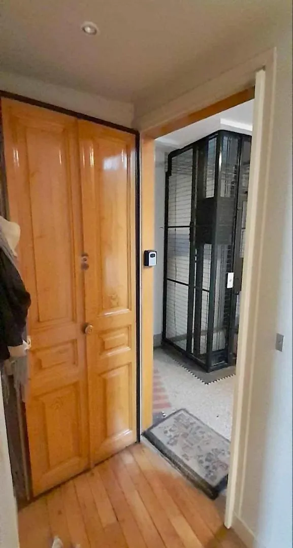 Apartment Appartement Avec Balcon Dans Residence Calme Avec Gardien - Paris